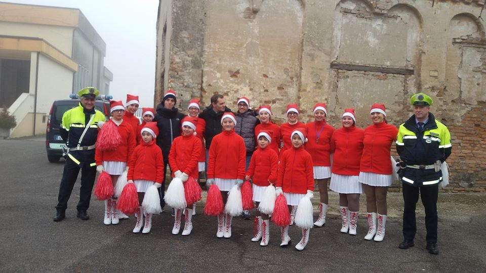 Sfilata di Natale - Gruppo Majorettes "San Giovanni Bosco" Castagnaro